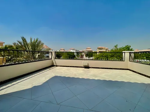 5 Bedrooms Villa in The Aldea