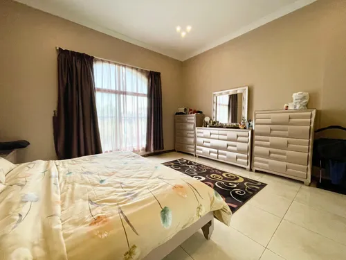 5 Bedrooms Villa in The Aldea