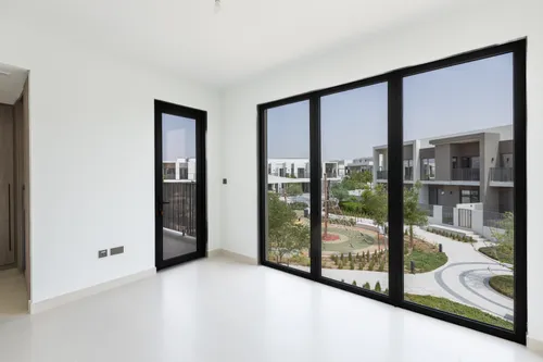 4 Bedrooms Townhouse in Aura 1