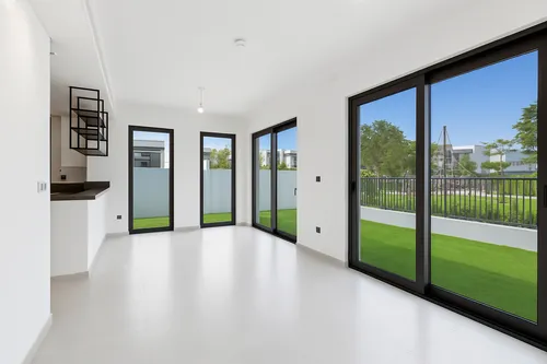 4 Bedrooms Townhouse in Aura 1
