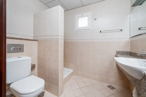 4 Bedrooms Villa in Circle Villas