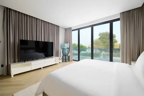 4 Bedrooms Villa in Garden Hall