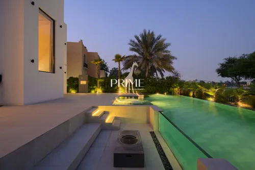 4 Bedrooms Villa in Garden Hall
