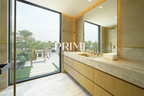 5 Bedrooms Villa in Garden Hall