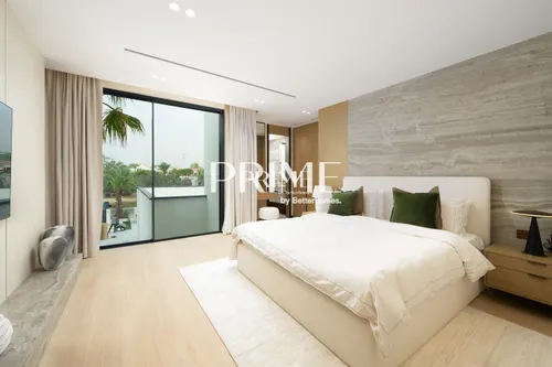 5 Bedrooms Villa in Garden Hall