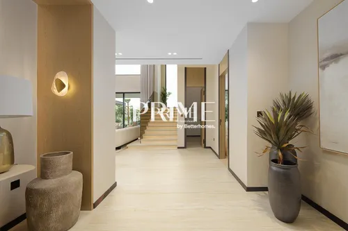 5 Bedrooms Villa in Garden Hall