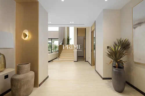 5 Bedrooms Villa in Garden Hall