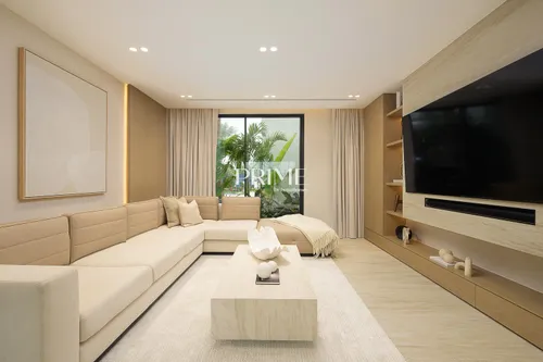 5 Bedrooms Villa in Garden Hall