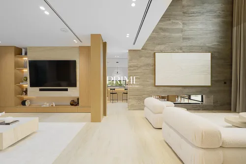 5 Bedrooms Villa in Garden Hall