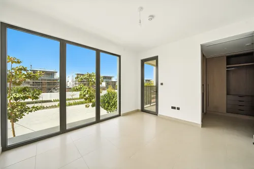 5 Bedrooms Villa in Tilal Al Ghaf