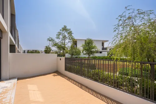 3 Bedrooms Townhouse in Aura 1
