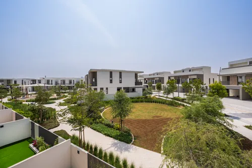 3 Bedrooms Townhouse in Aura 1