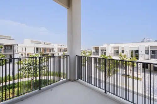 3 Bedrooms Townhouse in Aura 1