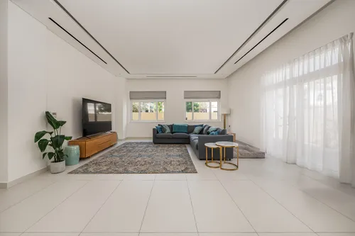 5 Bedrooms Villa in Hacienda