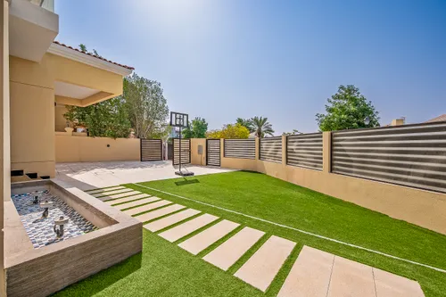 5 Bedrooms Villa in Hacienda