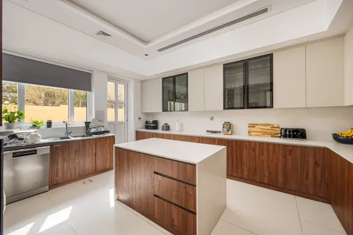 5 Bedrooms Villa in Hacienda