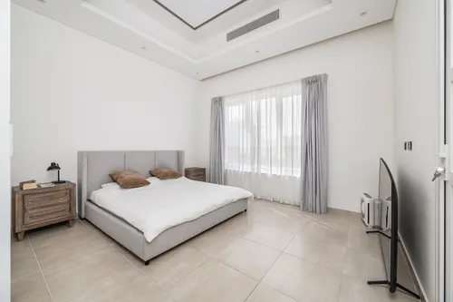 5 Bedrooms Villa in Hacienda