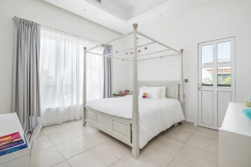 5 Bedrooms Villa in Hacienda