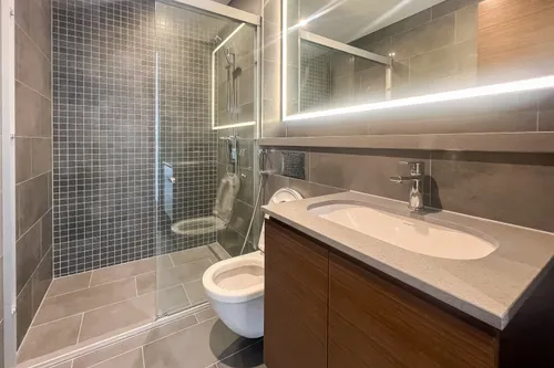 2 Bedrooms Apartment in The Crest Tower C