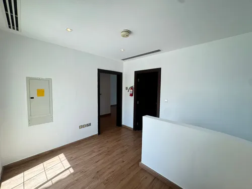 2 Bedrooms Villa in District 8E