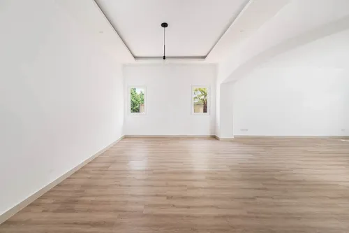 4 Bedrooms Villa in Meadows 9