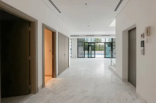 4 Bedrooms Villa in District One Phase III A