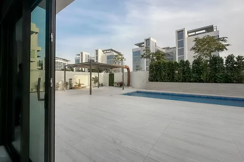 4 Bedrooms Villa in District One Phase III A