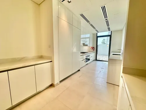 4 Bedrooms Villa in District One Phase III A
