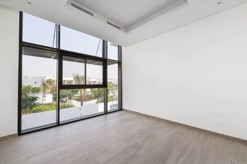 4 Bedrooms Villa in District One Phase III A