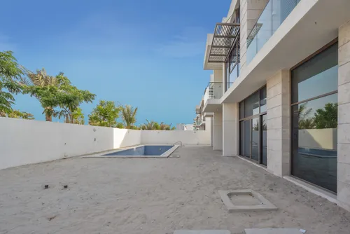 4 Bedrooms Villa in District One Phase III A