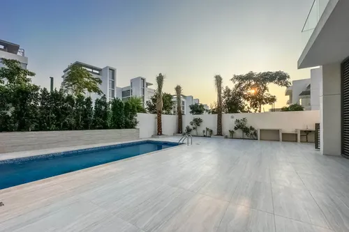 4 Bedrooms Villa in District One Phase III A