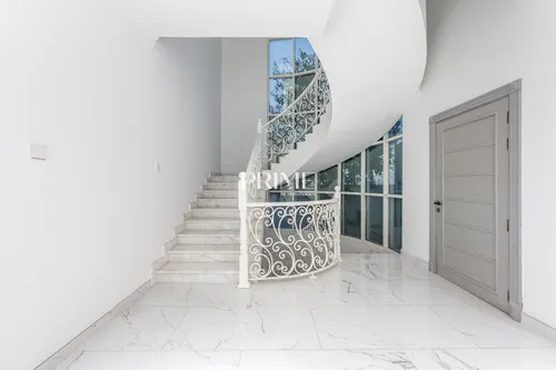 5 Bedrooms Villa in Umm Suqeim 2 Villas