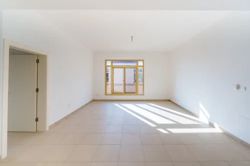 5 Bedrooms Villa in Golf Gardens