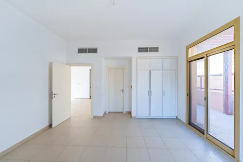 5 Bedrooms Villa in Golf Gardens