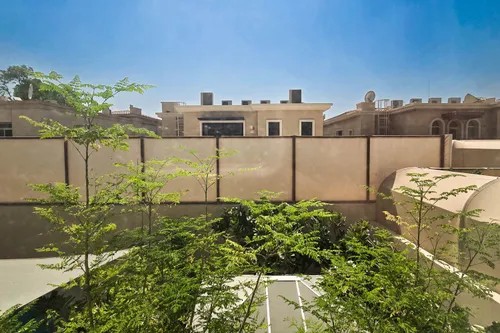 5 Bedrooms Villa in Golf Gardens