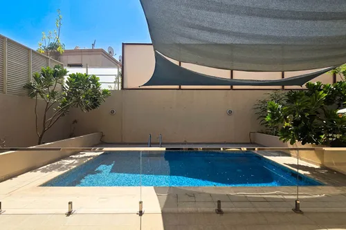 5 Bedrooms Villa in Golf Gardens
