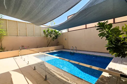 5 Bedrooms Villa in Golf Gardens