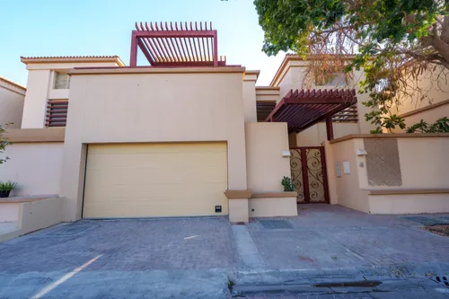5 Bedrooms Villa in Golf Gardens