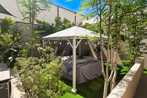 5 Bedrooms Villa in Golf Gardens