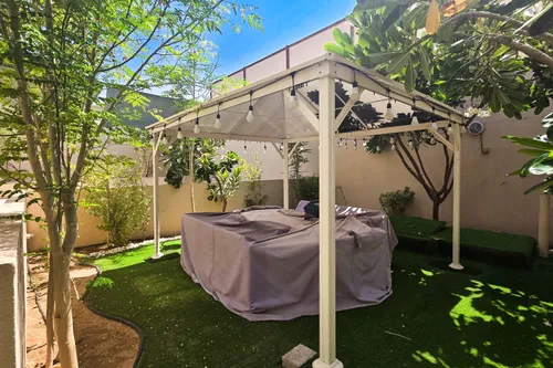 5 Bedrooms Villa in Golf Gardens