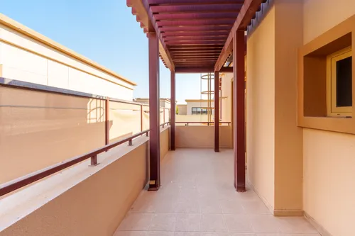 5 Bedrooms Villa in Golf Gardens