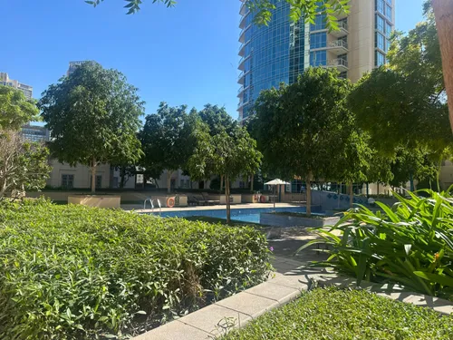 2 Bedrooms Apartment in The Residences 8