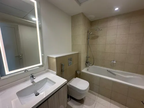 2 Bedrooms Apartment in The Residences 8