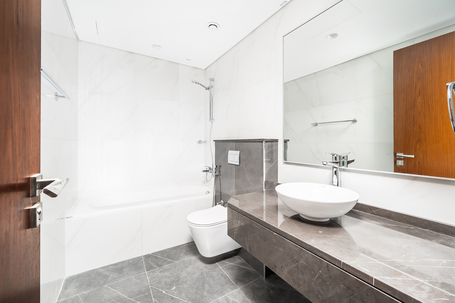 3 Bedrooms Apartment in Future Tower