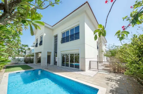 Stunning Villa | Phase One | Vacant | Best price