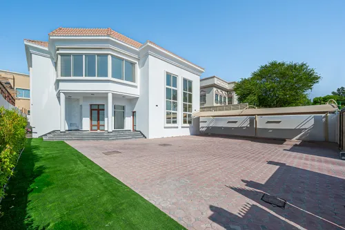 5 Bedrooms Villa in Umm Suqeim 1 Villas