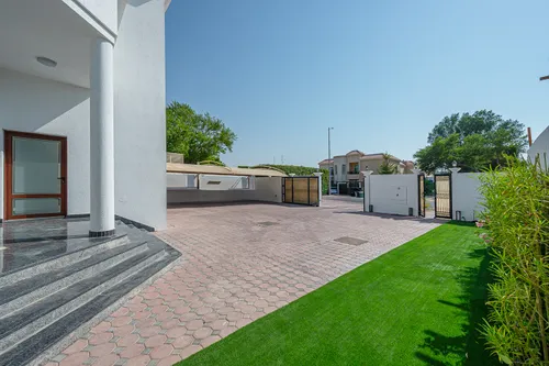 5 Bedrooms Villa in Umm Suqeim 1 Villas