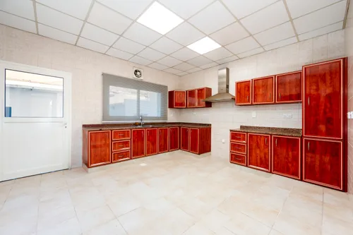 5 Bedrooms Villa in Umm Suqeim 1 Villas