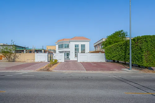 5 Bedrooms Villa in Umm Suqeim 1 Villas