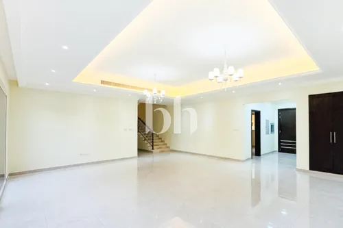 Spacious and Bright with Private Pool